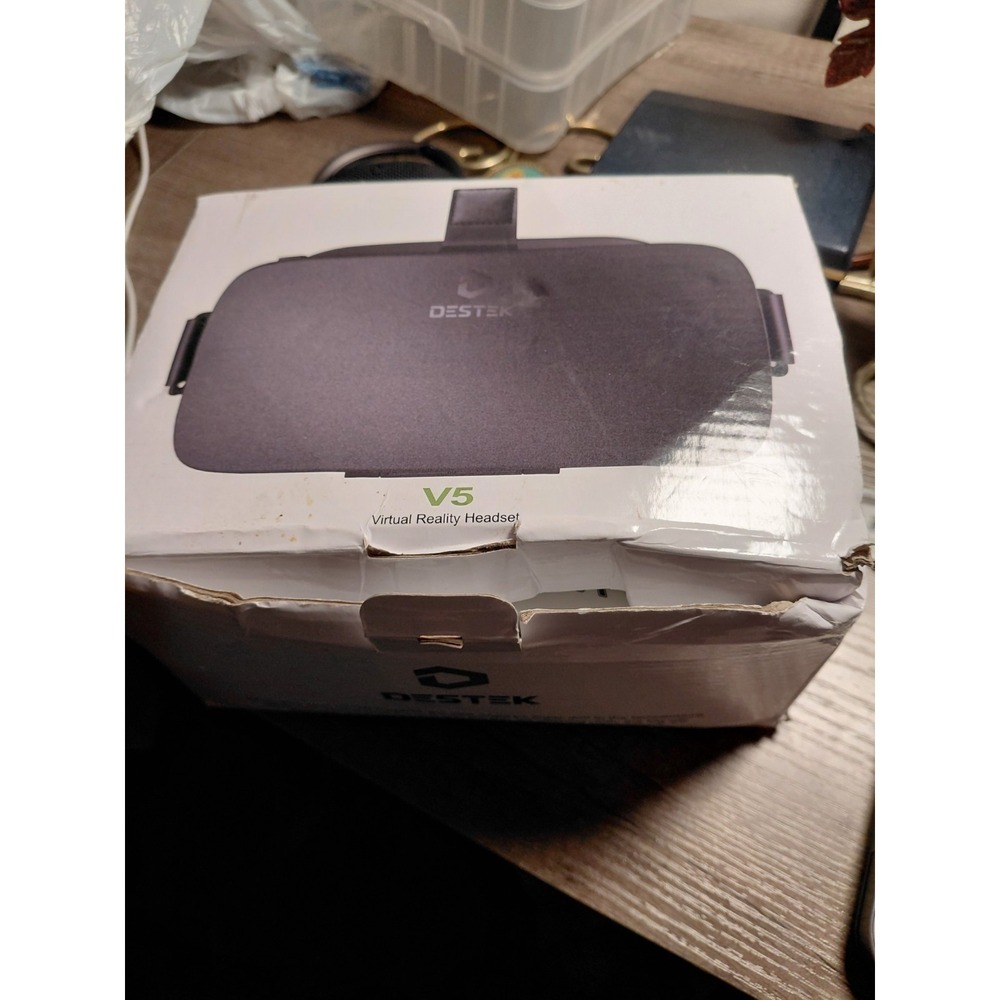 DESTEK V5 VR Smartphone Virtual Reality Headset with Wireless Remote & Gamepad - Picture 1 of 5